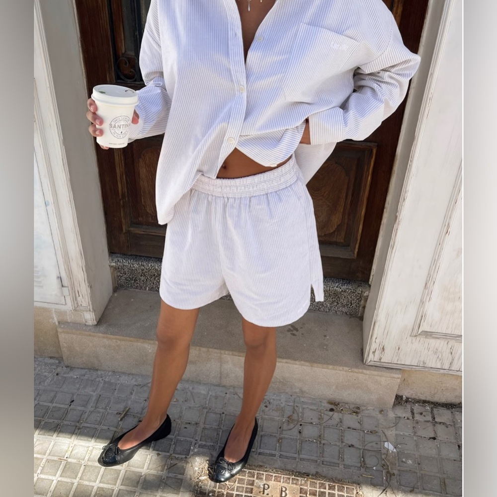 Djerf Avenue White Striped Women Shorts